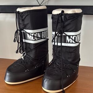 Moon Boot Black Snow Boots